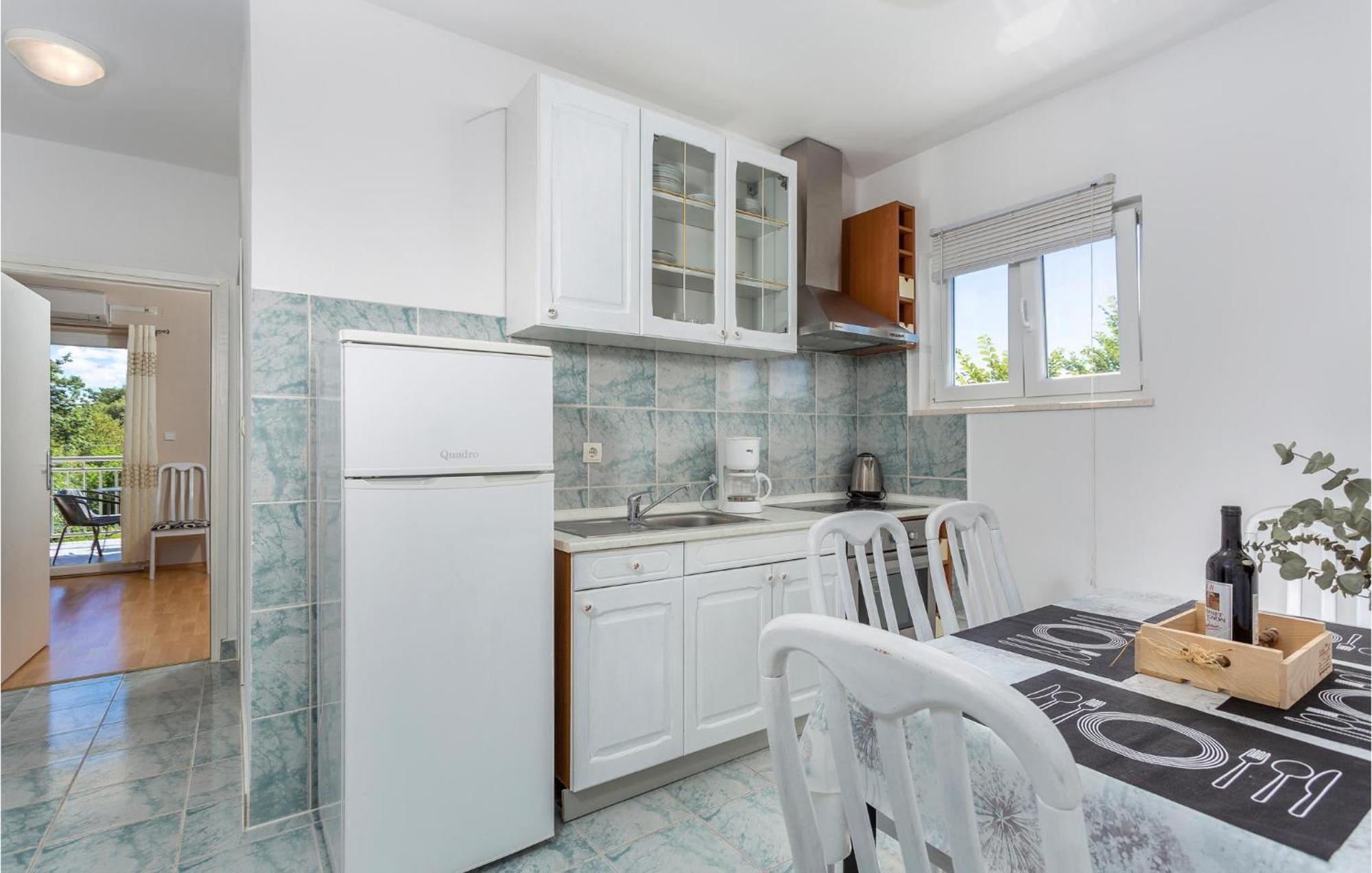 2 Bedroom Beautiful Apartment In Pinezici Exterior photo