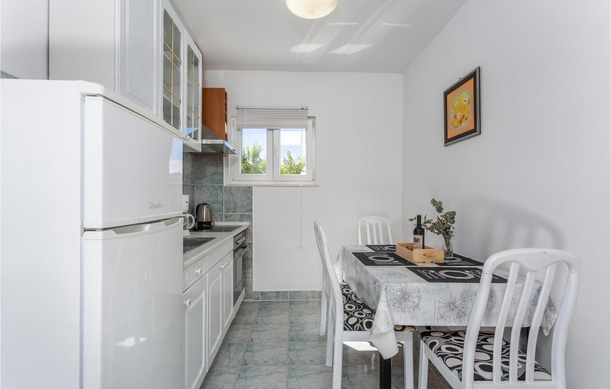 2 Bedroom Beautiful Apartment In Pinezici Exterior photo